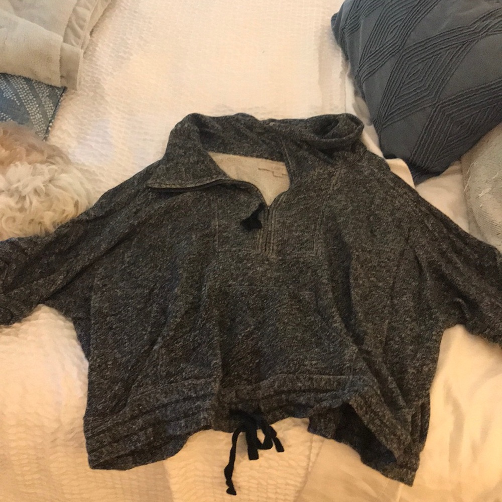 3/4 sleeve sweatshirt